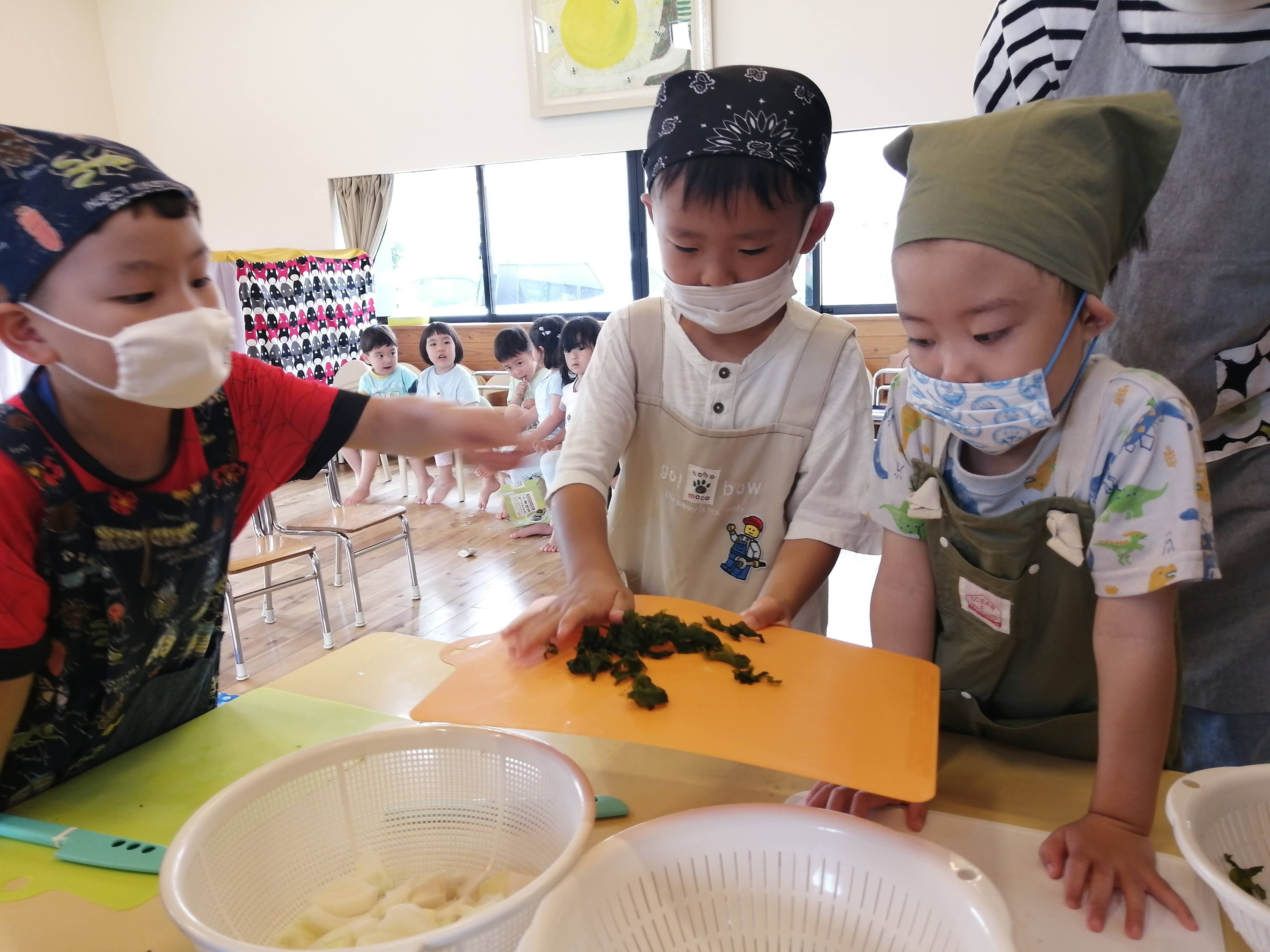 見て、触れて、完成をそだてる